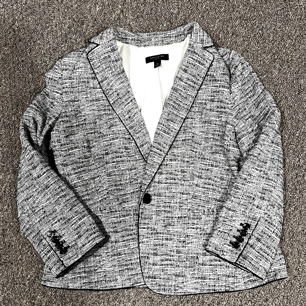 Ann Taylor Petite Gently Worn Black/White Blazer